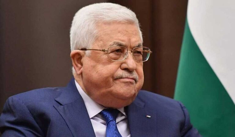 ساختمان تشکیلات خودگردان فلسطین و پرچم فلسطین