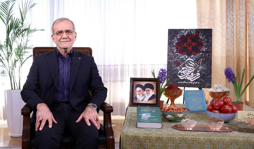 دکتر مسعود پزشکیان در حال ایراد پیام نوروزی سال ۱۴۰۴ با تأکید بر تغییر و اصلاح امور کشور