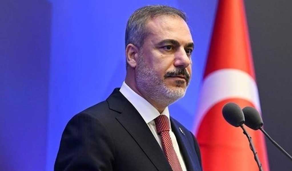 هاکان فیدان وزیر خارجه ترکیه در حال اعلام آمادگی برای حمایت نظامی از سوریه
