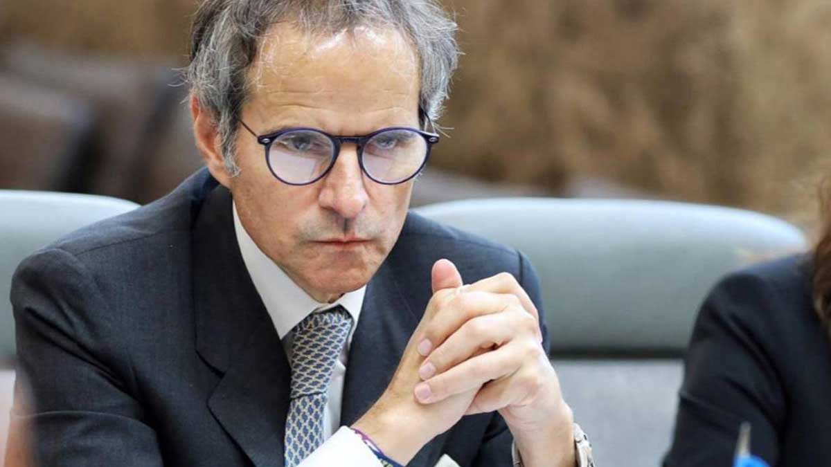رافائل گروسی مدیرکل آژانس بین‌المللی انرژی اتمی در حال اعلام توافق با ایران