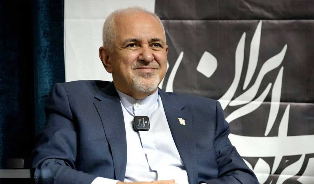 محمدجواد ظریف در حال سخنرانی درباره روابط راهبردی ایران و روسیه