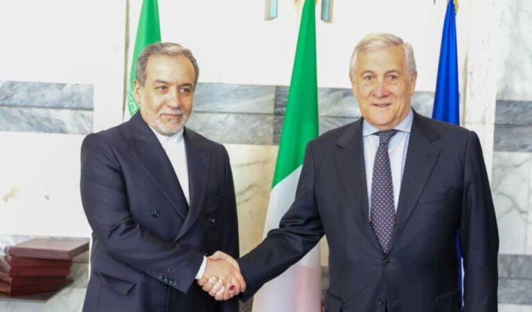 دیدار وزیر خارجه ایران و ایتالیا در آستانه مذاکرات غیرمستقیم ایران-آمریکا در رم