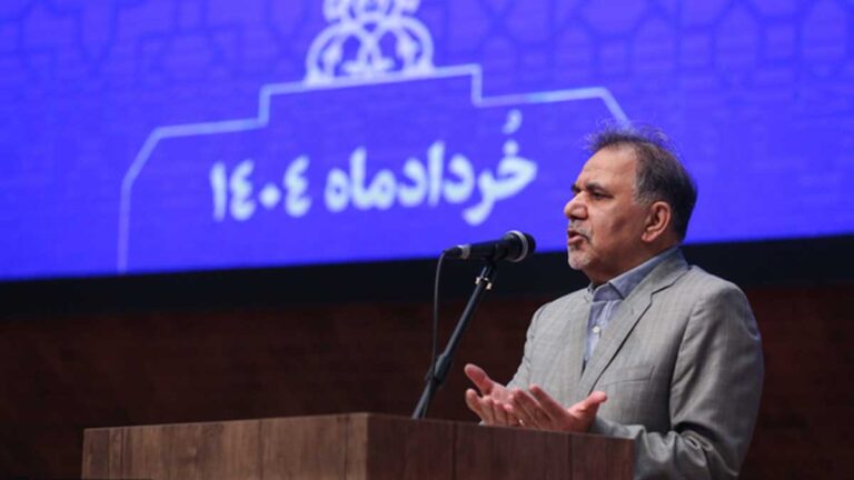 عباس آخوندی در کنگره مجمع ایثارگران درباره فساد اقتصادی سخنرانی می‌کند