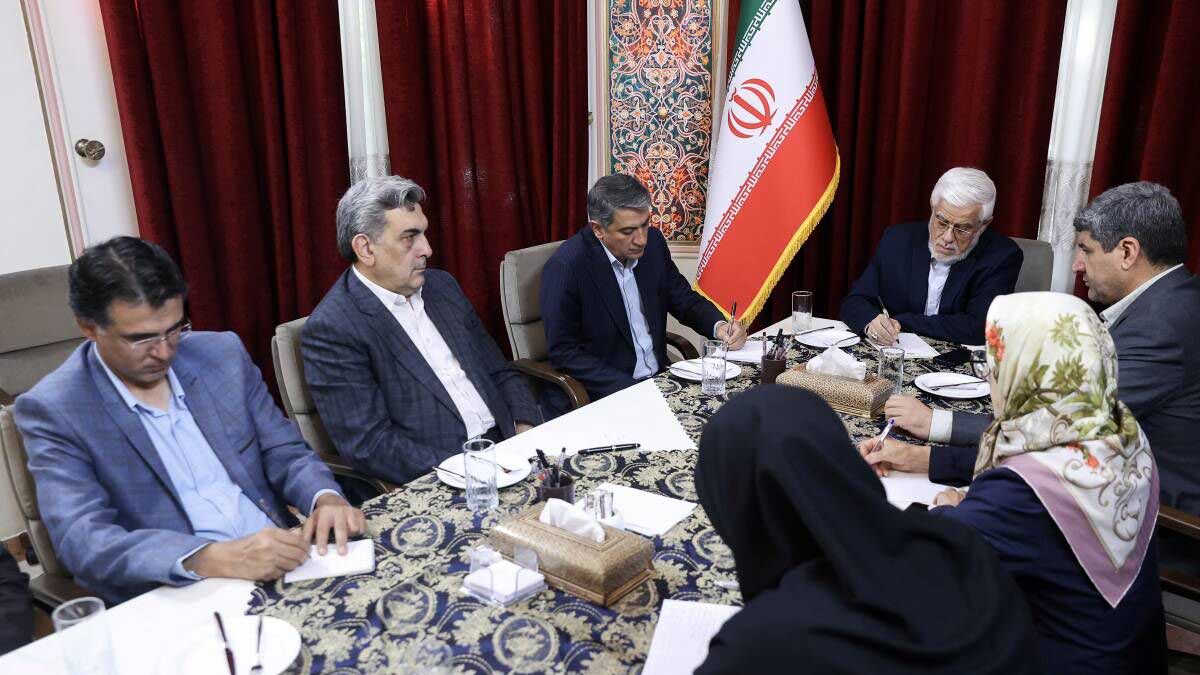 دیدار معاون اول رئیس‌جمهور با اساتید دانشگاه‌های تهران