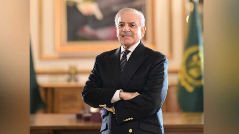 دیدار نخست‌وزیر پاکستان با مقامات ایرانی در تهران