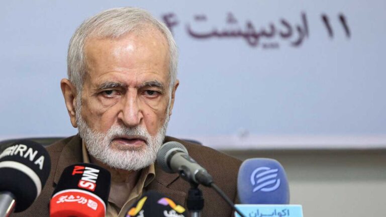 سید کمال خرازی در چهارمین دور مجمع گفت‌وگوی تهران درباره نظم نوین جهانی سخنرانی می‌کند