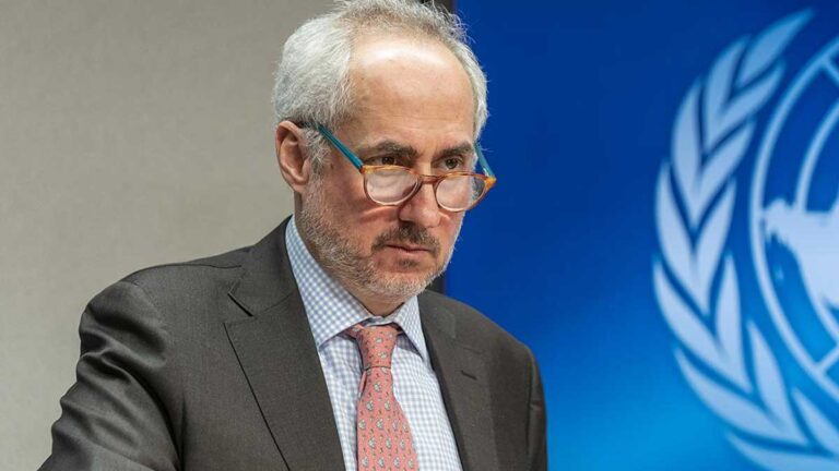 وزیر خارجه ایران در حال نوشتن نامه رسمی به سازمان ملل متحد