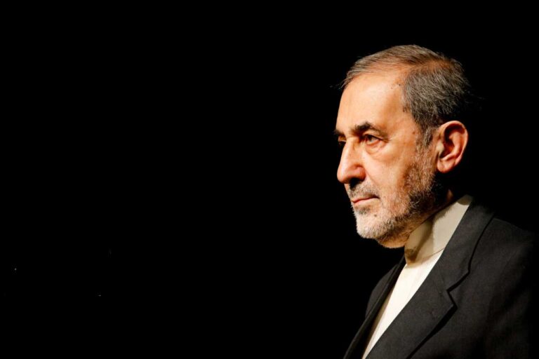 تأسیسات هسته‌ای ایران و پرچم جمهوری اسلامی