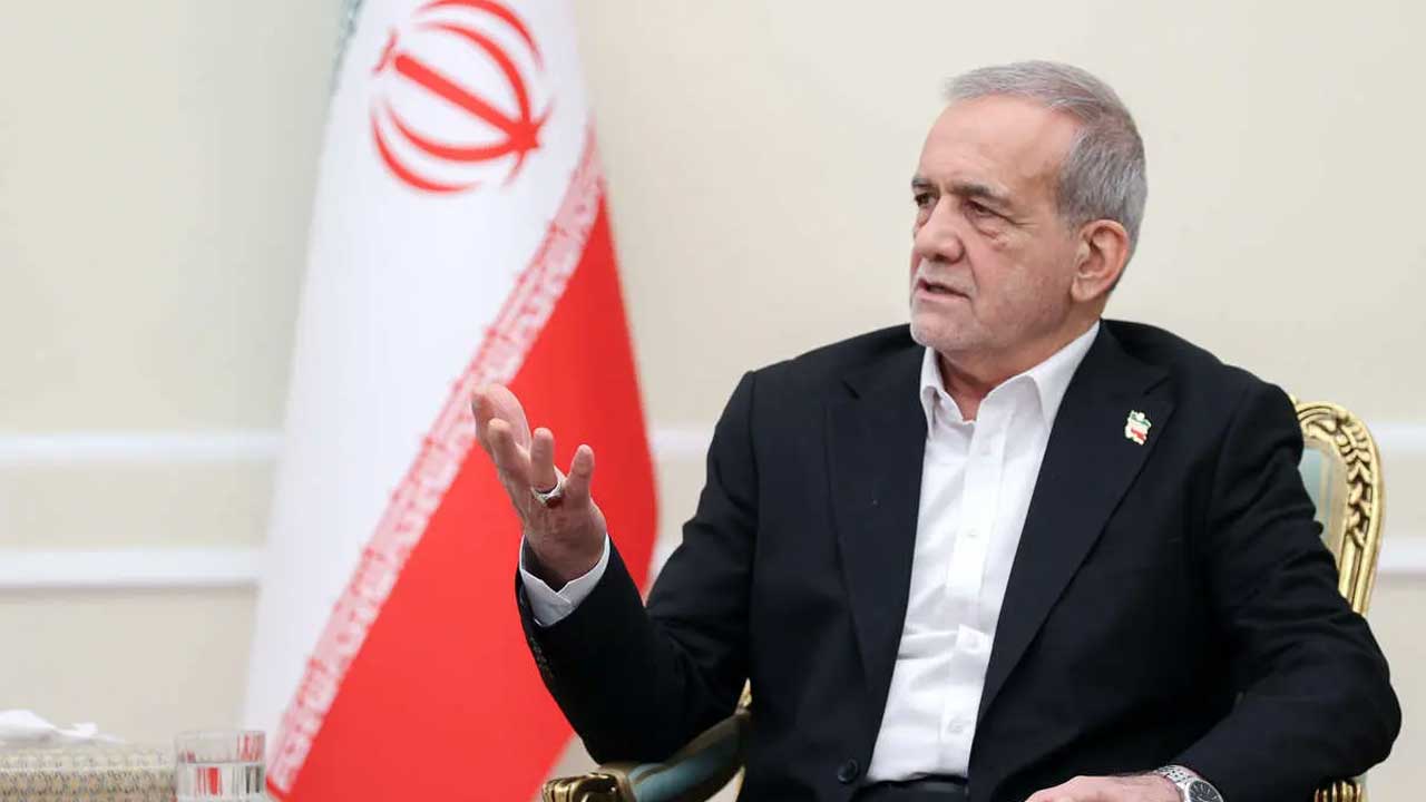 مسعود پزشکیان رئیس جمهور ایران در حال سخنرانی