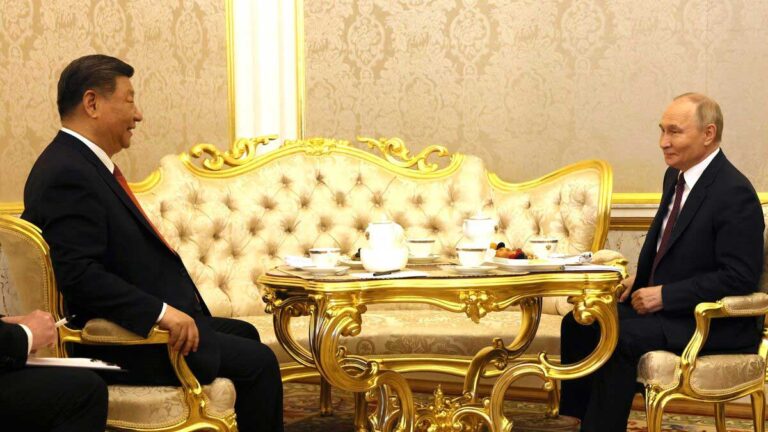 پوتین و شی جینپنگ در مراسم دیپلماتیک