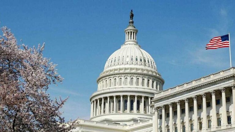 کنگره آمریکا در حال بحث درباره کنترل اختیارات جنگی رئیس‌جمهوری