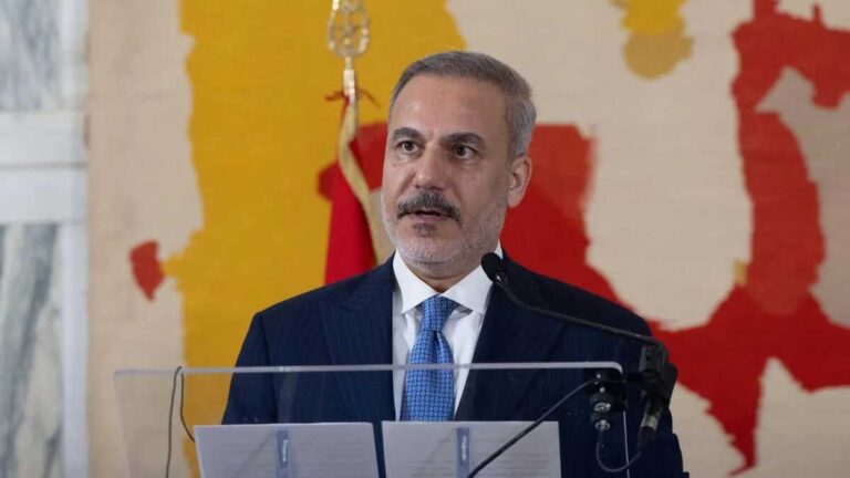 هاکان فیدان وزیر خارجه ترکیه در کنفرانس رم