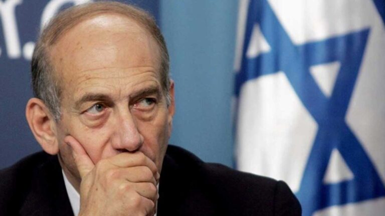 انتقاد اولمرت از نتانیاهو و حمله اسرائیل به دوحه