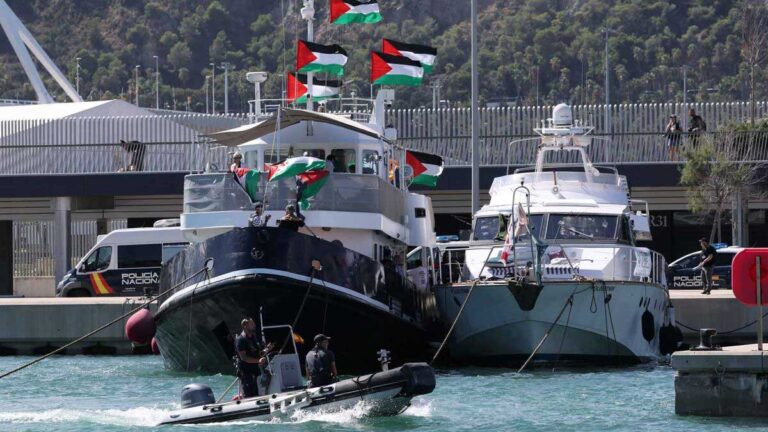 ناوگان جهانی الصمود در مسیر غزه