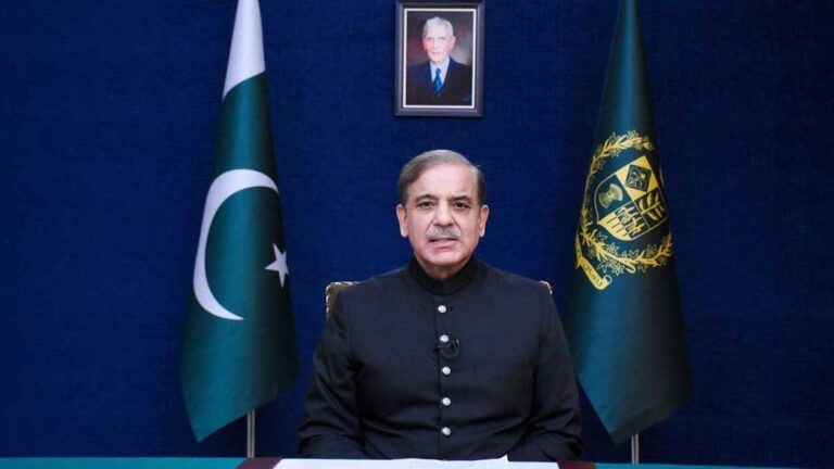 نیروهای مرزی پاکستان و افغانستان در گذرگاه چمن