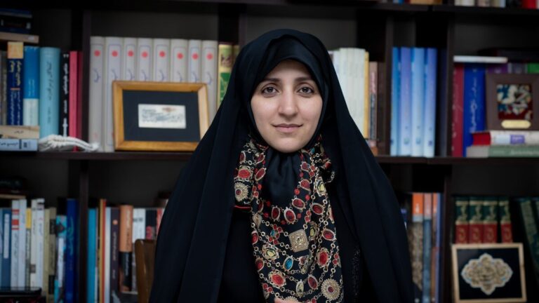 زهرا بهروز آذر، معاون رئیس جمهور و چالش‌های تابعیت