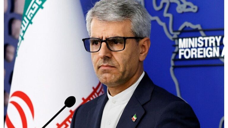 پرچم سازمان ملل متحد و نماد صلح جهانی