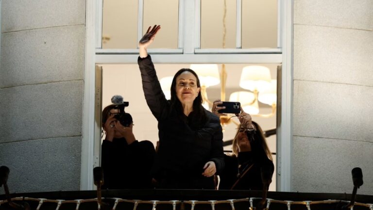 ماریا کورینا ماچادو و دونالد ترامپ در بحران ونزوئلا