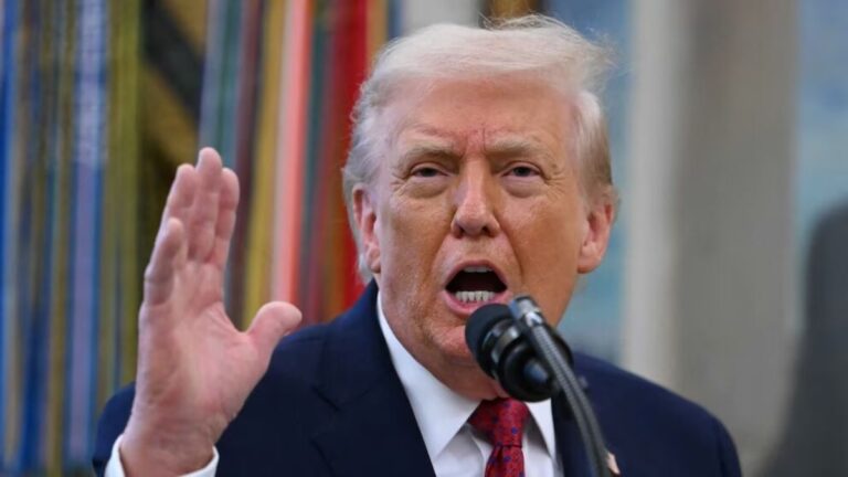 هواپیمای شناسایی آمریکا بر فراز غرب آفریقا