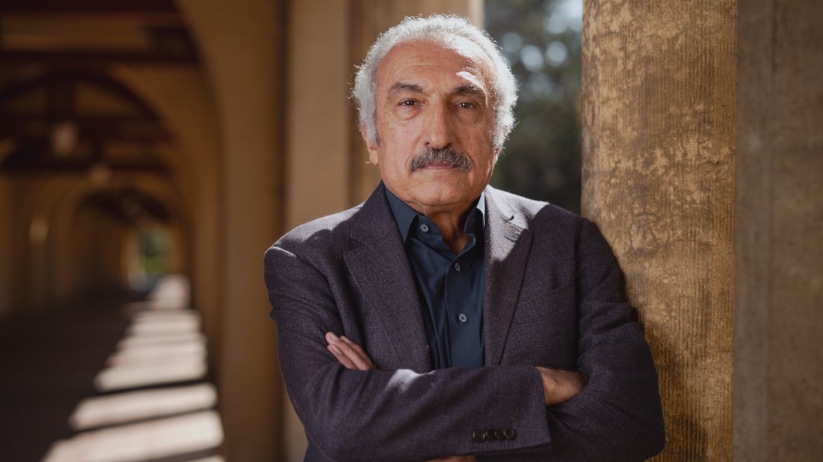 رضا پهلوی و نمادهای گذار دموکراتیک در ایران