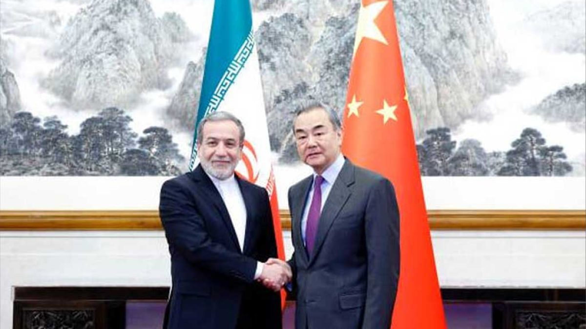 دیدار عراقچی و وانگ یی در پکن