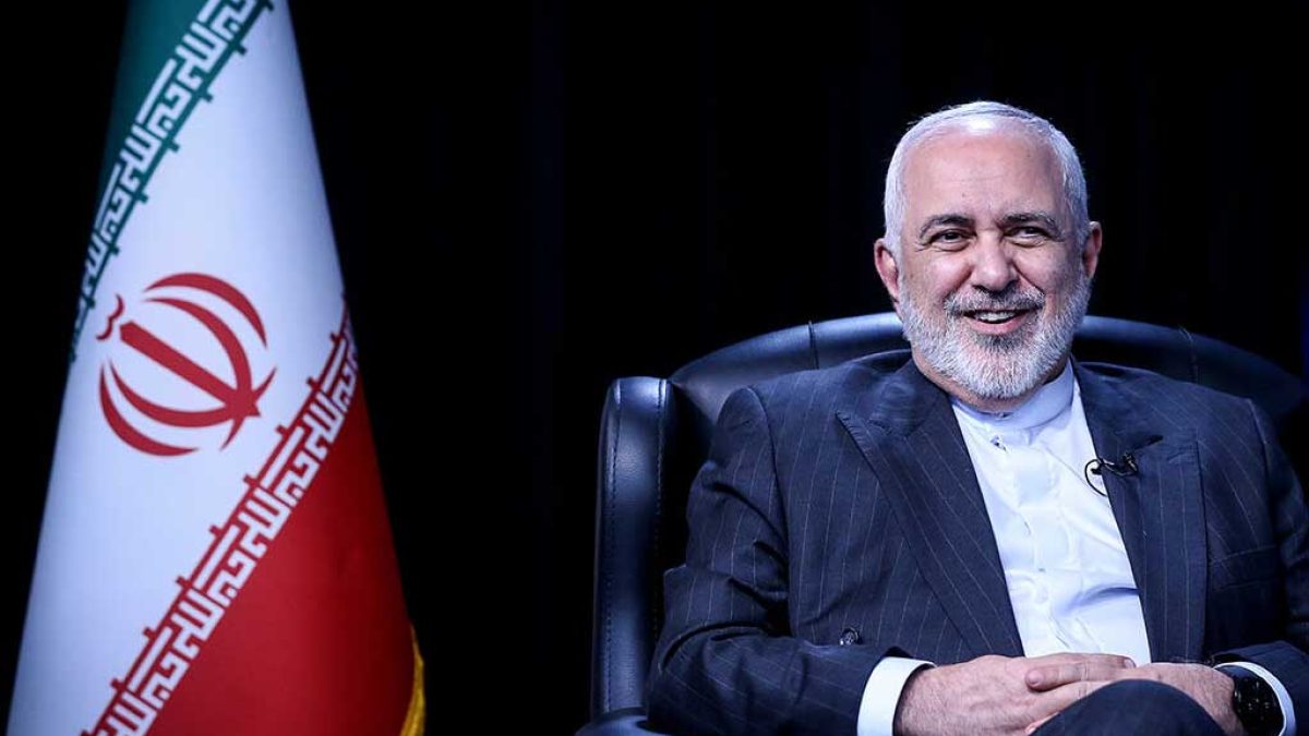 معاون راهبردی رییس‌جمهور در حال تشریح سیاست‌نامه وفاق