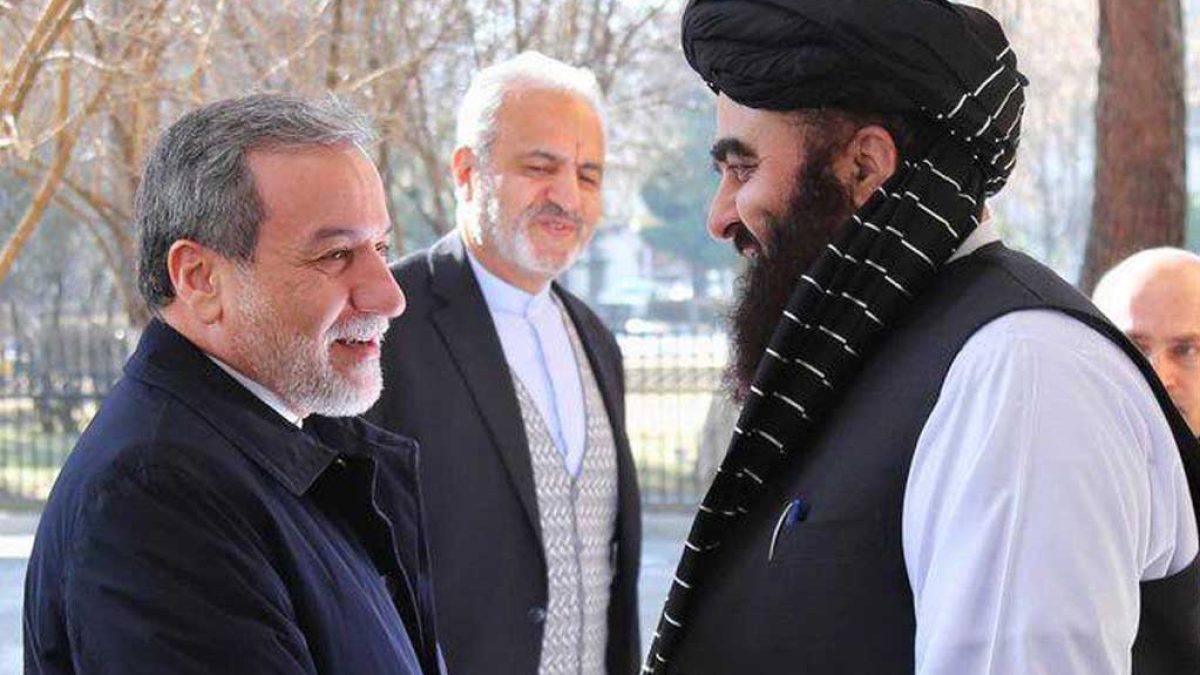 دیدار دیپلماتیک عراقچی با مقامات ارشد افغانستان در کابل
