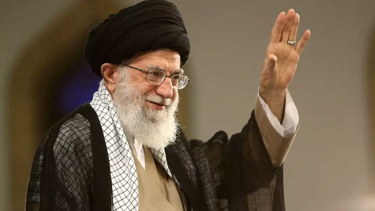 رهبر انقلاب در دیدار با فرماندهان نیروی هوایی درباره بی‌فایده بودن مذاکره با آمریکا