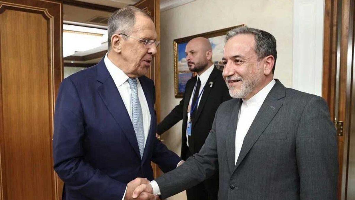 دیدار عراقچی و لاوروف در تهران