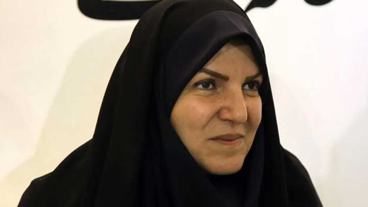 مشاور رئیس جمهور در حال تحلیل وضعیت اقتصادی و عملکرد وزارت اقتصاد