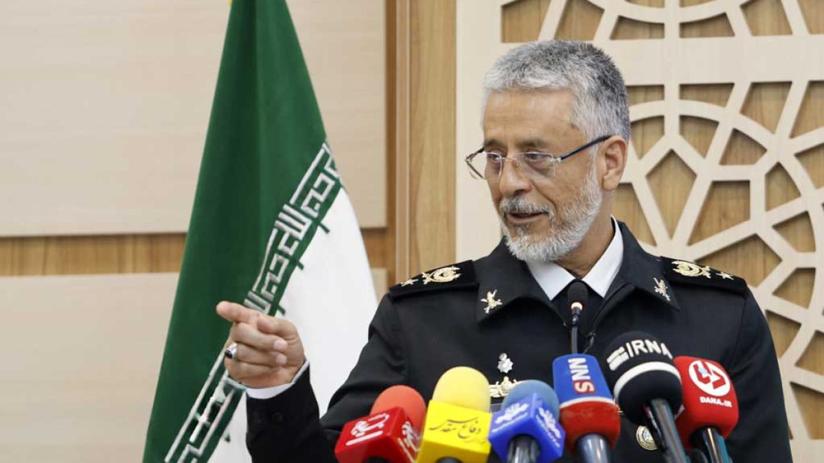رژه نیروهای مسلح ارتش جمهوری اسلامی ایران در روز ۲۹ فروردین