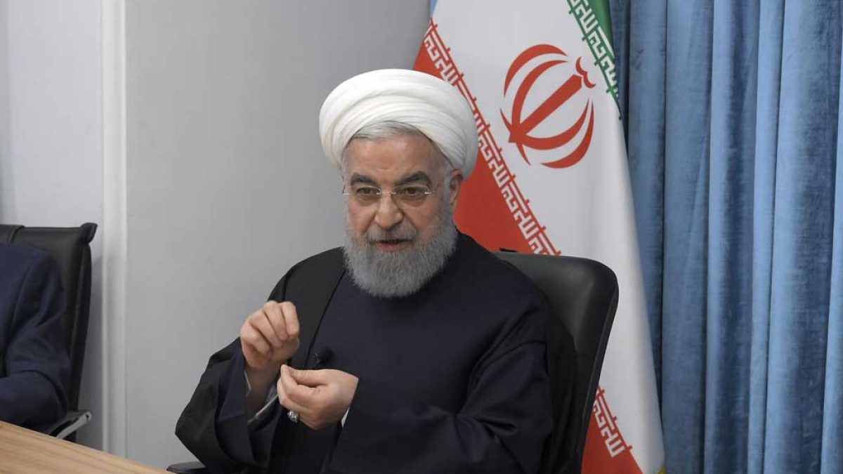 حسن روحانی در دیدار با وزیران دولت‌های یازدهم و دوازدهم درباره چالش‌های امنیت ملی و اقتصادی کشور