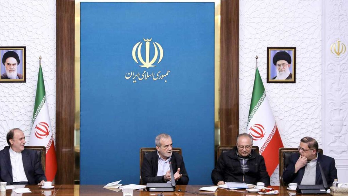 مسعود پزشکیان در دیدار با نمایندگان استان همدان درباره سیاست‌های دولت چهاردهم