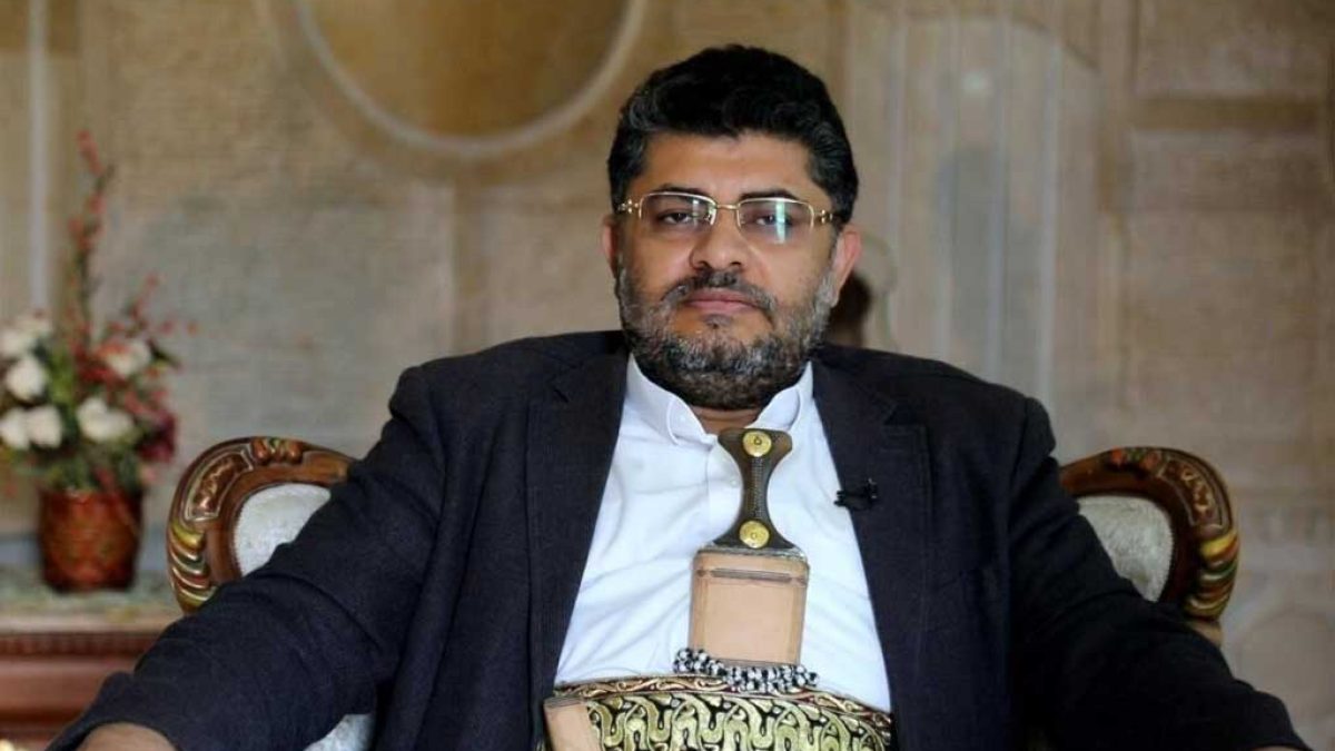 محمد علی الحوثی در حال سخنرانی در تجمع حمایت از فلسطین در استان صعده یمن