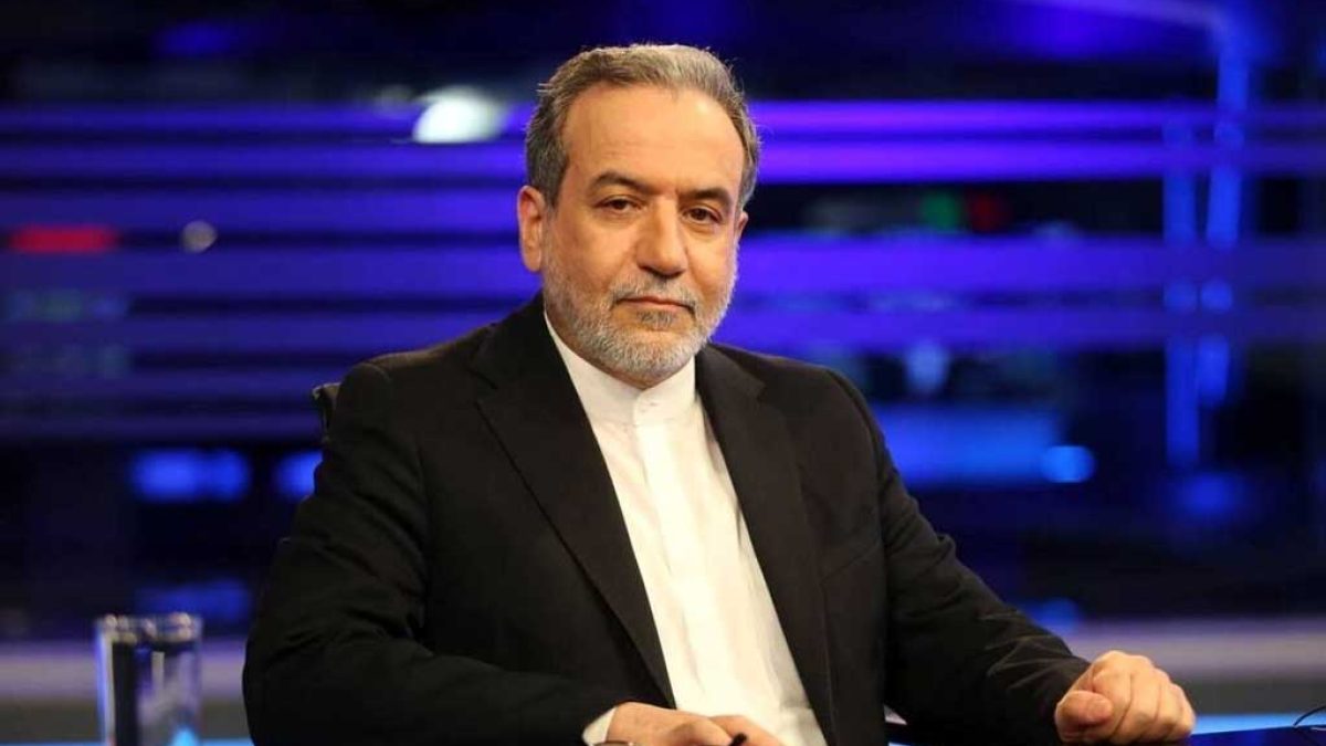حضور سیدعباس عراقچی در آخرین نشست سخنگویی وزارت امور خارجه سال ۱۴۰۳