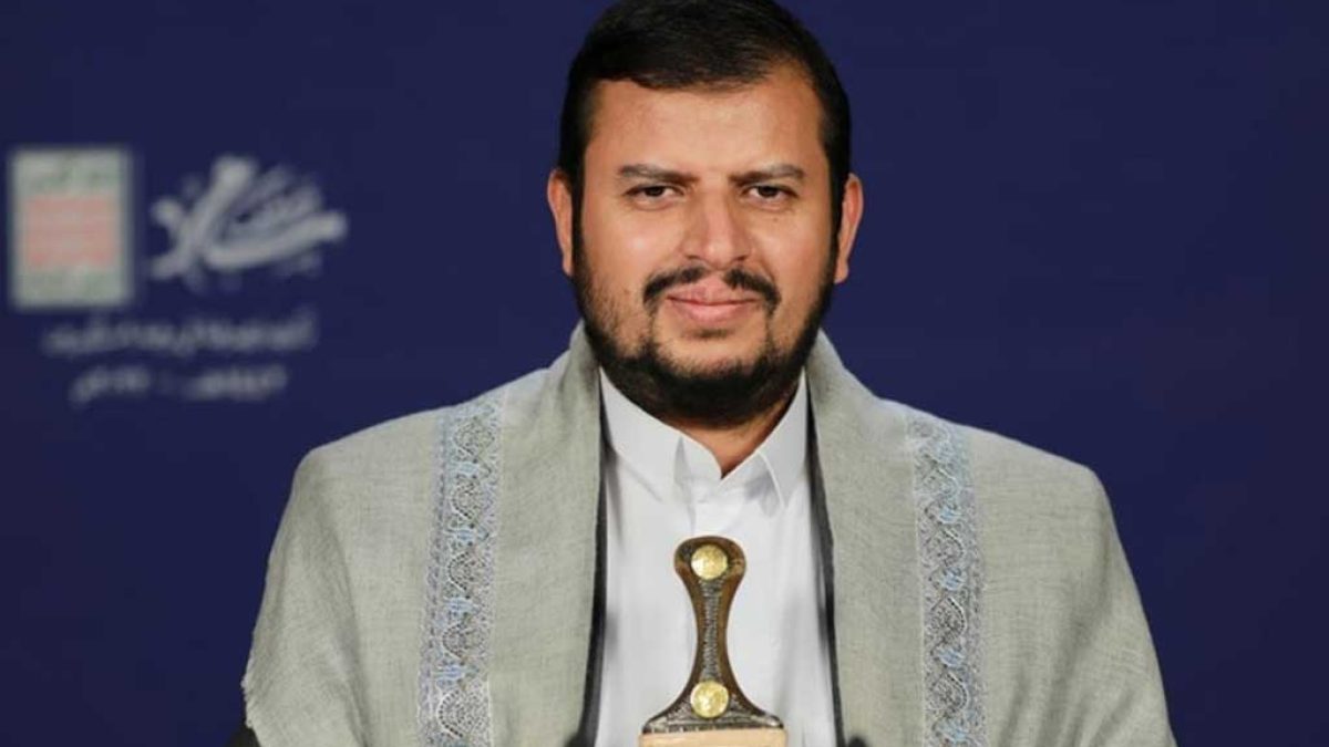 سید عبدالملک الحوثی در حال سخنرانی درباره تحولات منطقه