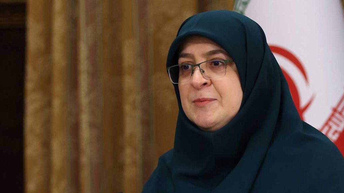 فاطمه مهاجرانی سخنگوی دولت در گفت‌وگوی تلویزیونی درباره مسائل اقتصادی کشور