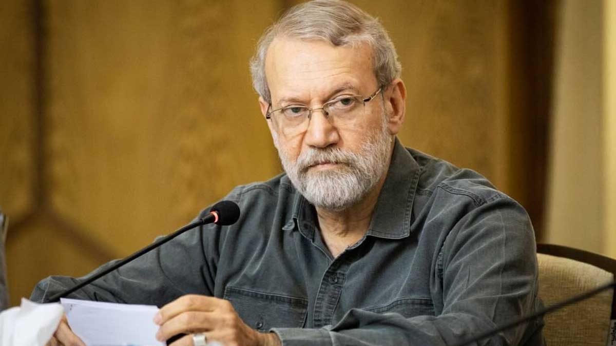 علی لاریجانی در حال صحبت درباره تشکیل ستاد عملیات مشترک اسلامی علیه اسرائیل