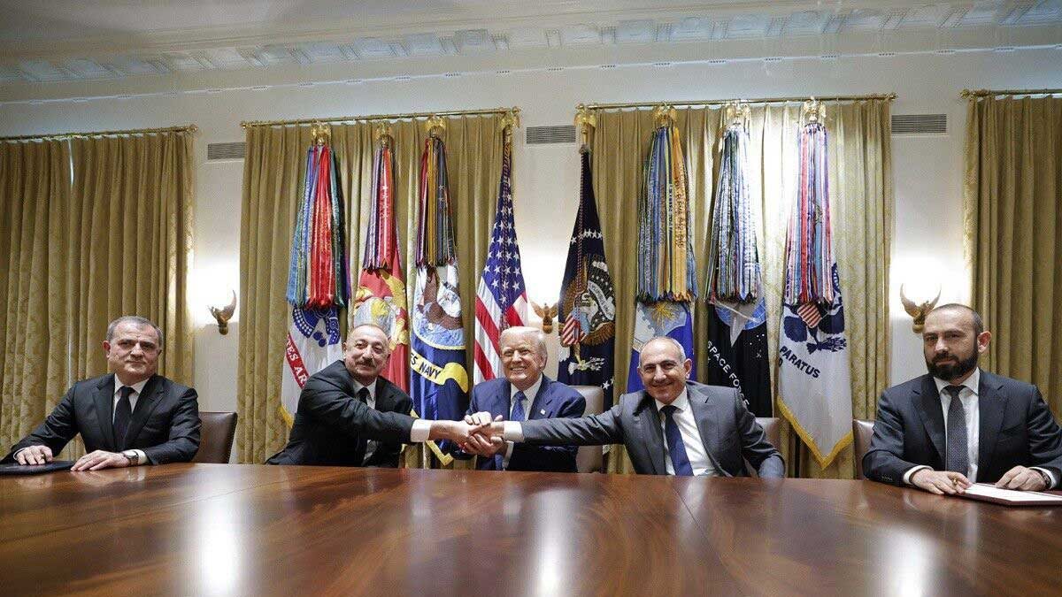 امضای توافق صلح ارمنستان و آذربایجان در کاخ سفید با حضور ترامپ امضای توافق صلح ارمنستان و آذربایجان در کاخ سفید با حضور ترامپ