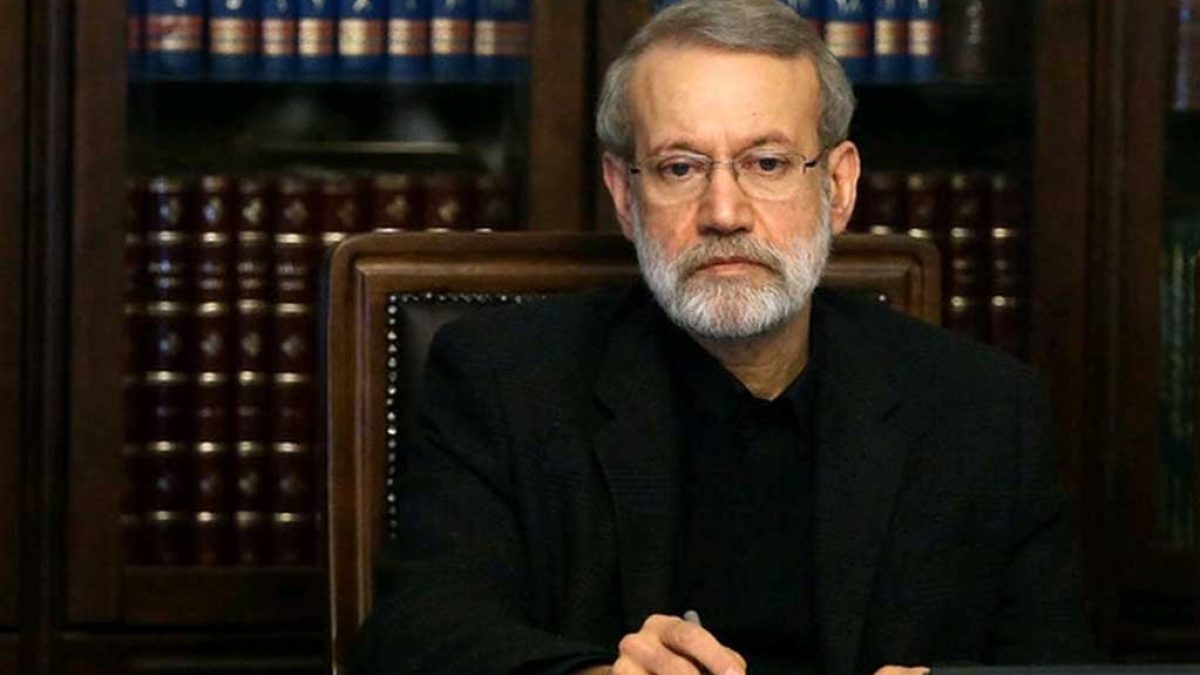 علی لاریجانی در حال بازدید از خبرگزاری جمهوری اسلامی و اظهار نظر درباره FATF