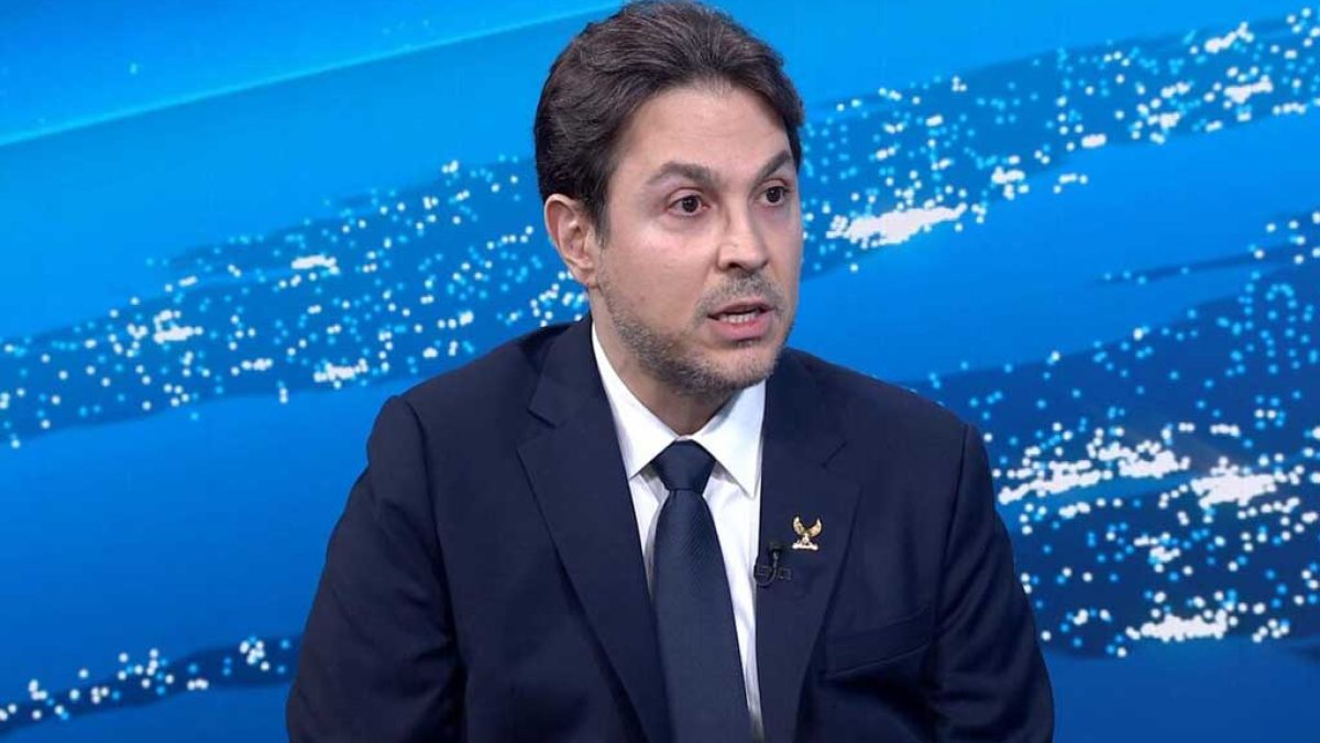 تغییر قدرت در دمشق: پرچم تحریرالشام بر فراز کاخ ریاست جمهوری سوریه