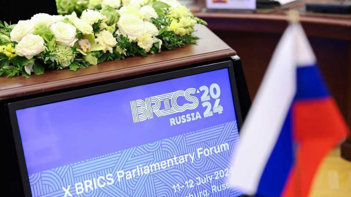 نشست رهبران کشورهای عضو بریکس و تقابل با دلار