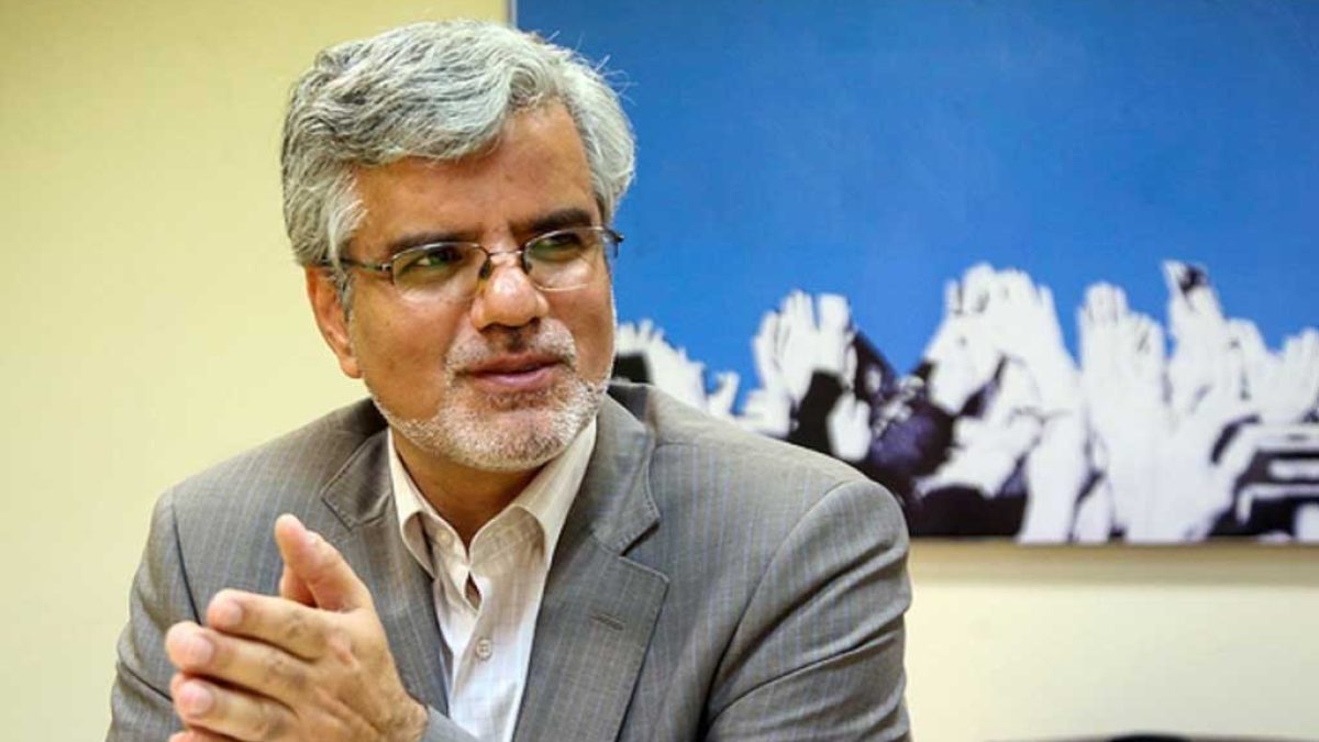 تجمع معترضان مقابل نهاد ریاست جمهوری در واکنش به مصاحبه ظریف