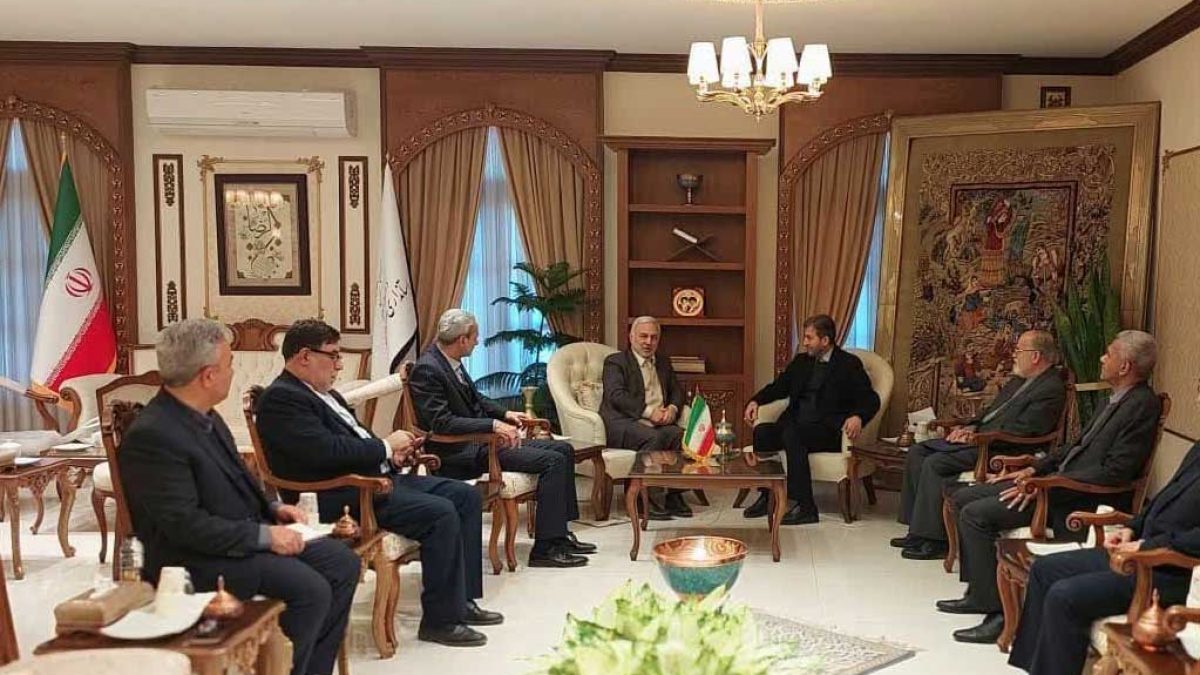 دیدار استاندار اصفهان با معاون کنسولی وزارت امور خارجه در راستای توسعه روابط بین‌المللی