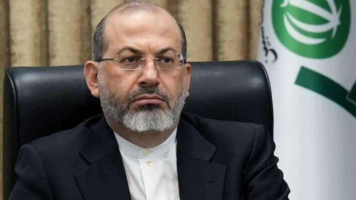 رئیس دیوان محاسبات در حال ارائه گزارش تفریغ بودجه ۱۴۰۲ در مجلس شورای اسلامی