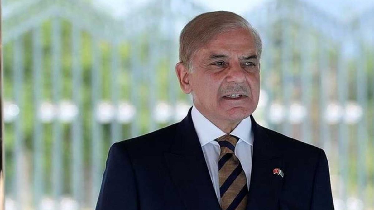 شهباز شریف در اجلاس ریاض در حال سخنرانی علیه جنایات اسرائیل