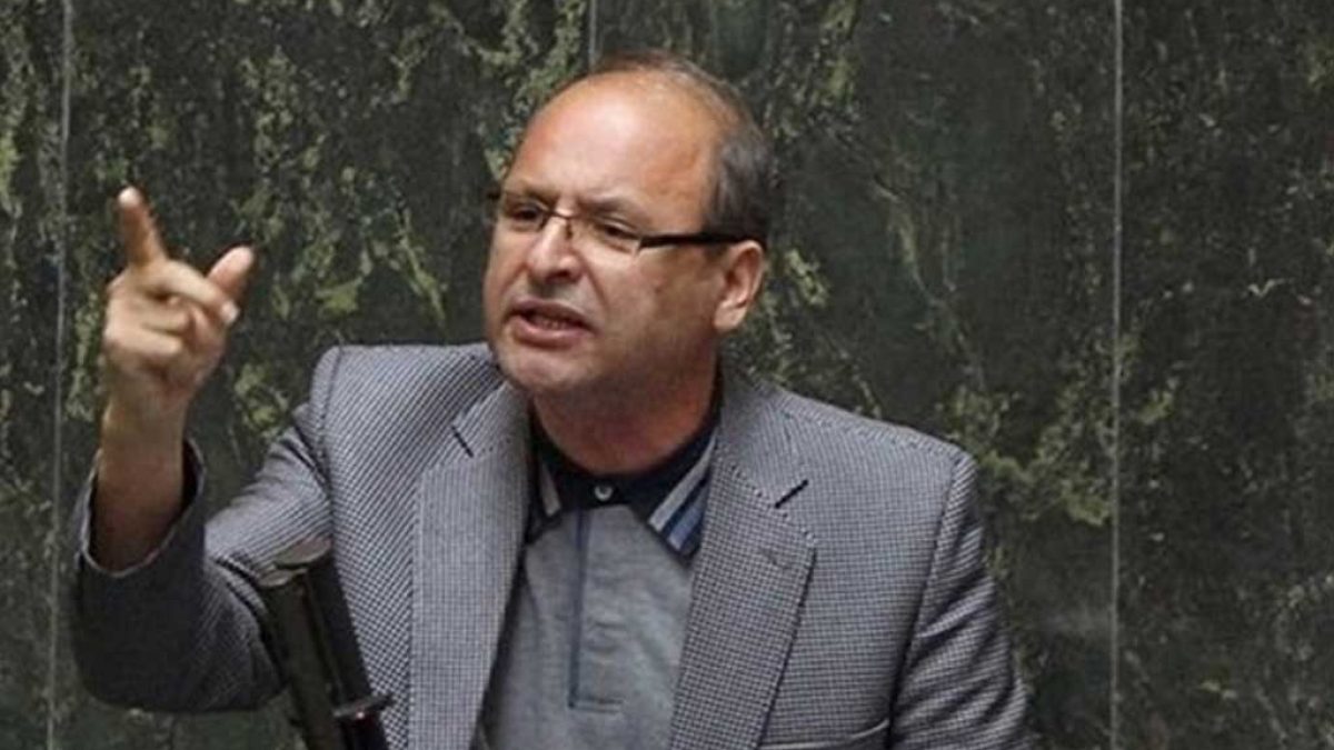احمد بخشایش اردستانی در حال گفتگو درباره قانون عفاف و حجاب