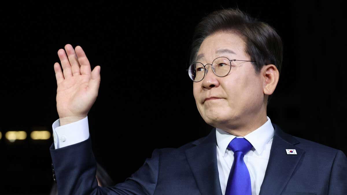 رئیس‌جمهور کره جنوبی لی جائه‌میونگ در حال سخنرانی درباره صلح با کره شمالی