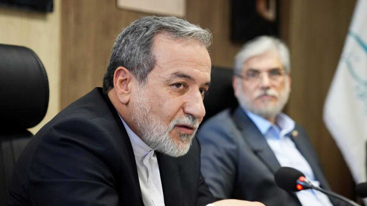 عراقچی در جلسه هیات امنا دانشگاه هنر تهران