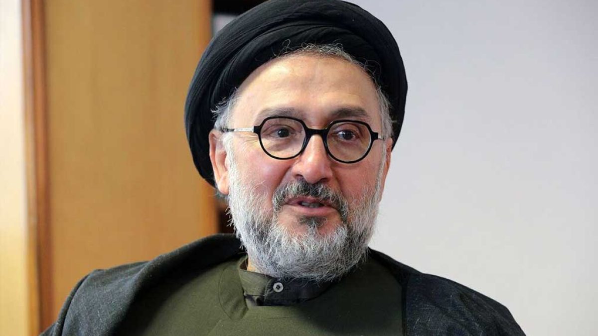 محمدعلی ابطحی در حال تحلیل وضعیت سیاسی کشور